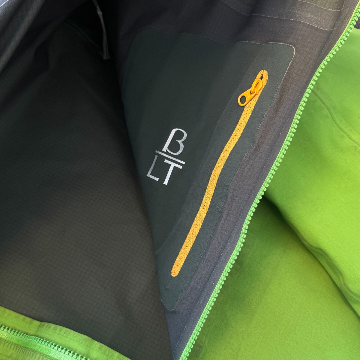Arc'teryx Beta LT Jacket Gore-Tex Pro Green Men's Large RRP £550