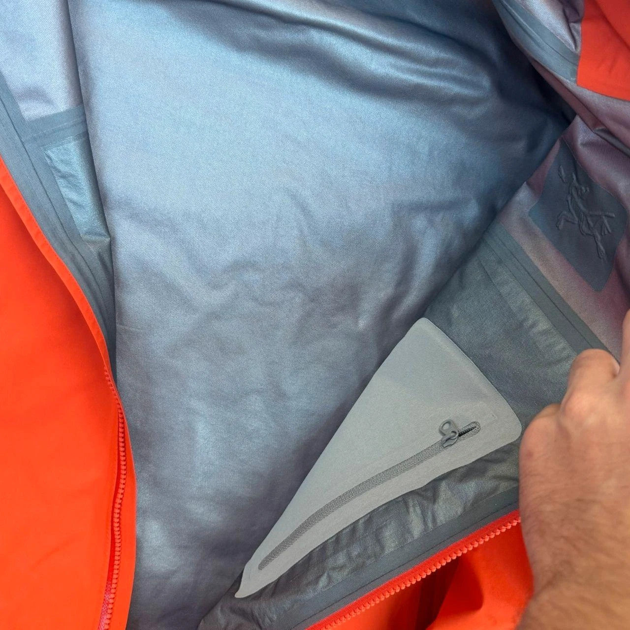 Arc’teryx Beta Gore-Tex Jacket 2024 Red Logo Size XL RRP £400+