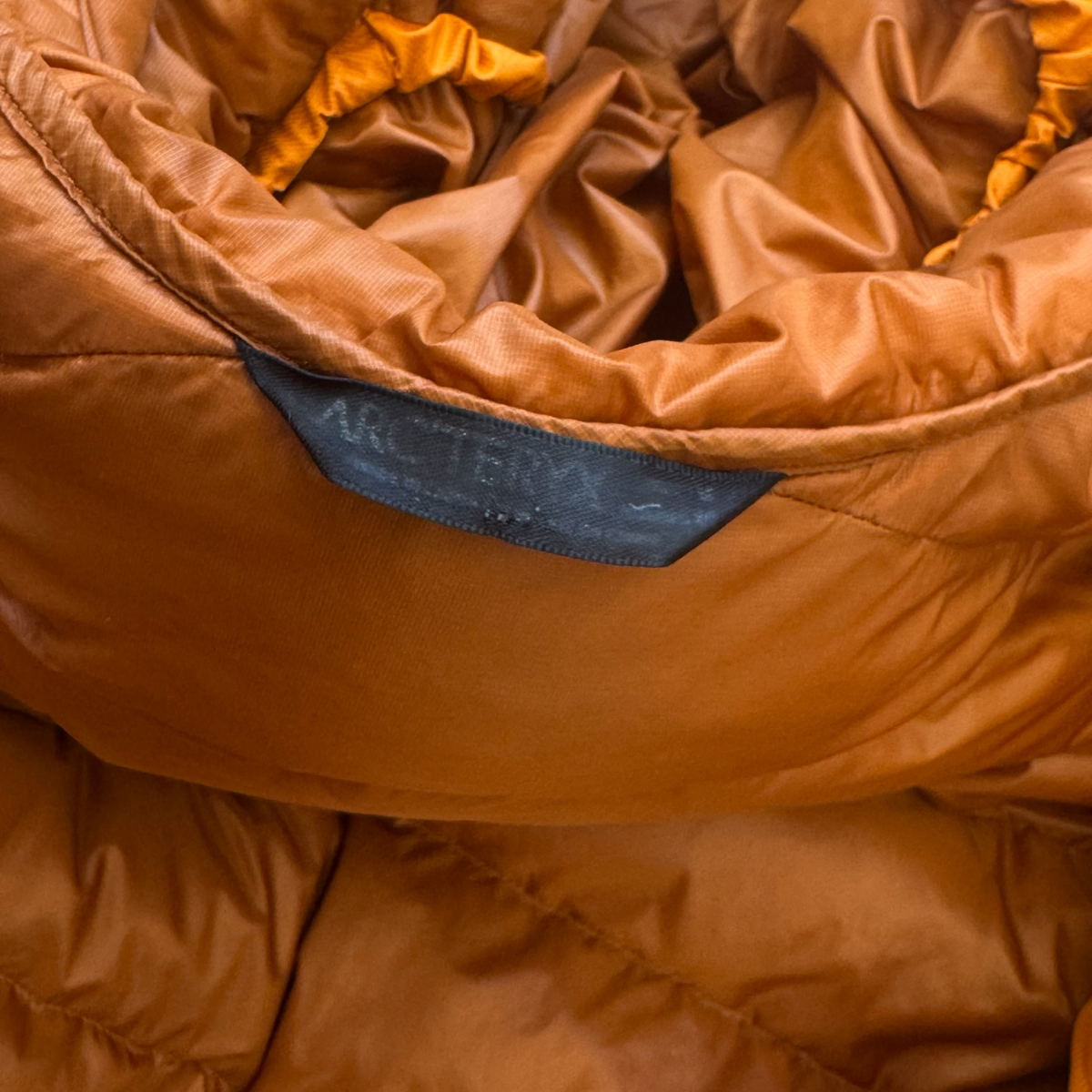 Arc'teryx Hooded Insulated Puffer Jacket Men's Medium Orange