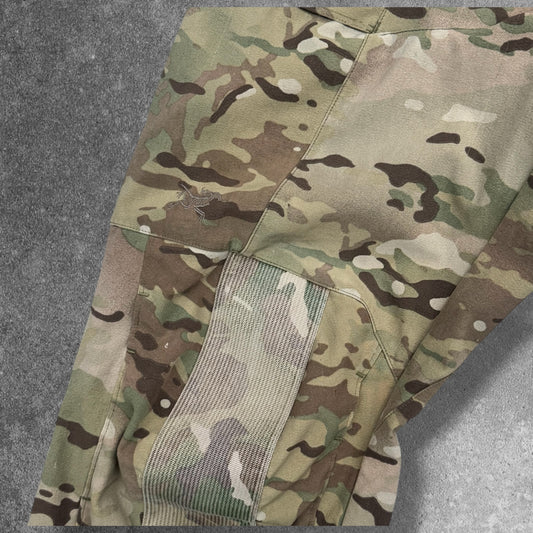 Vintage Arc'teryx LEAF Softshell Combat Trousers MultiCam 33W Medium Made in USA