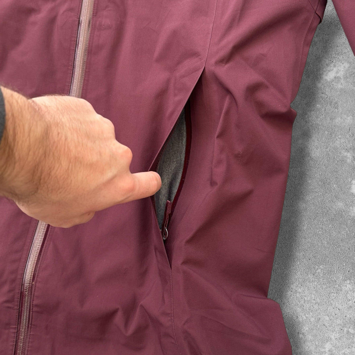 Arc'teryx Aphilia Coat Gore-Tex Burgundy Women's Medium