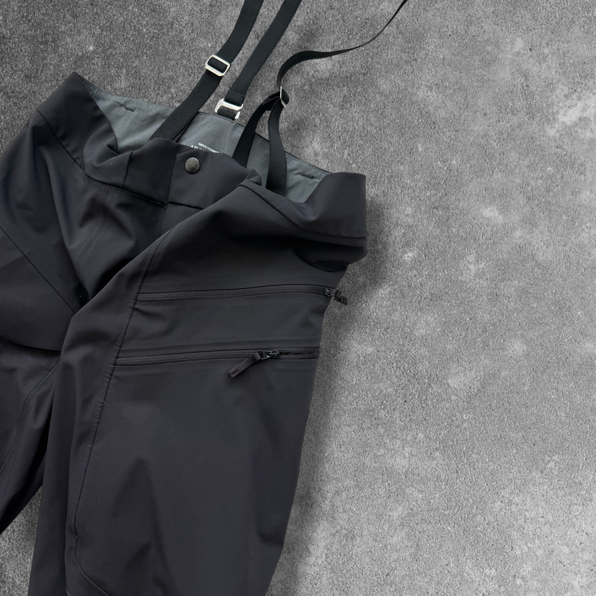 Arc'teryx Softshell Ski Pants Men's Small Black RECCO with Braces