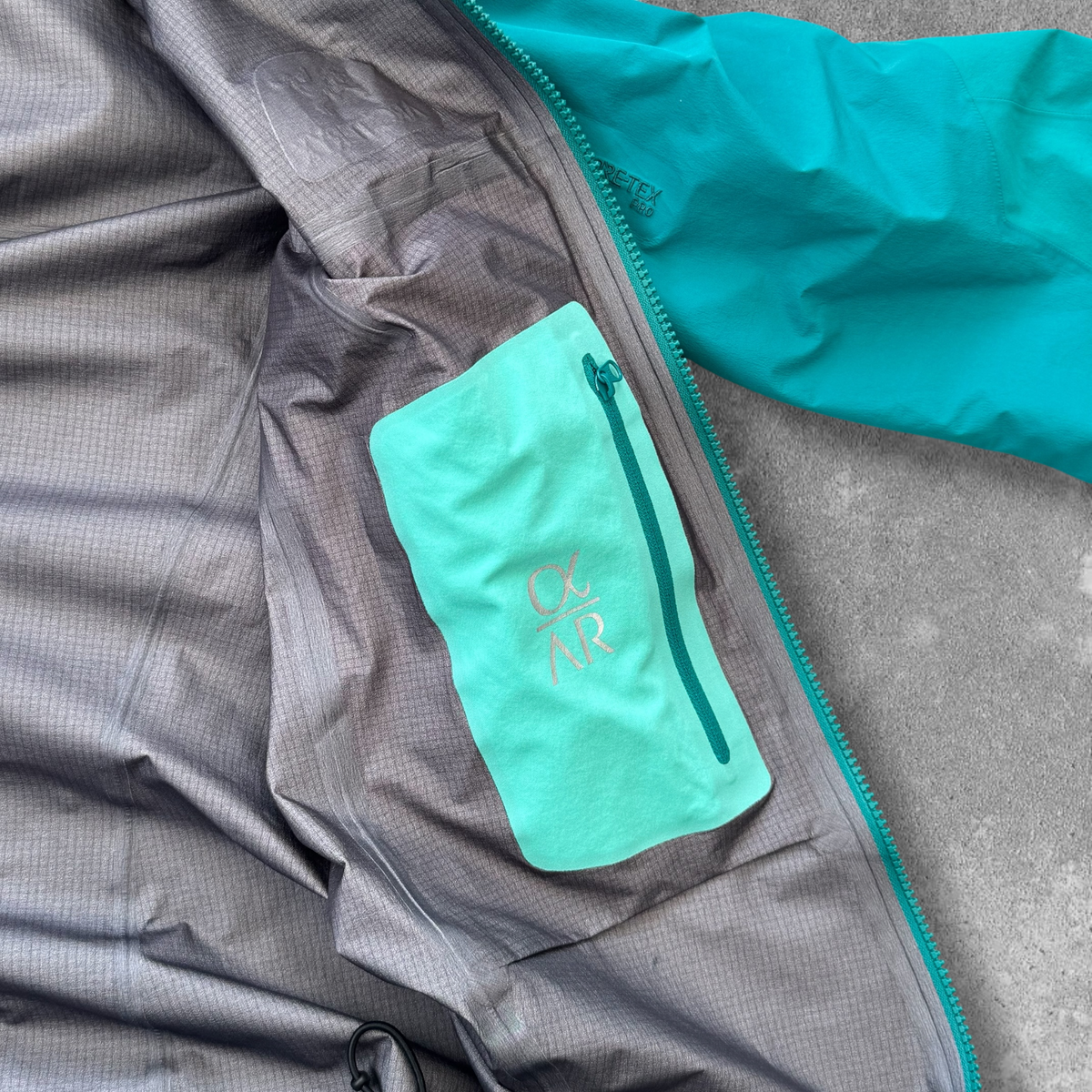 Arc'teryx Alpha AR Gore-Tex Pro Jacket Women's Large Teal RRP £600